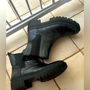 Lucky brand ankle boot